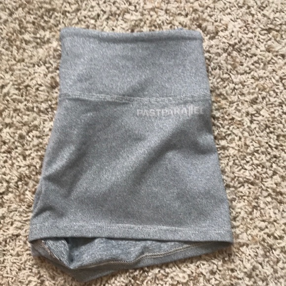 Grey Past Parallel Workout Spandex - Picture 3 of 3